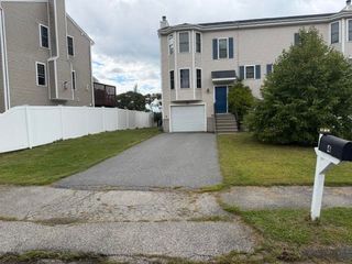 4 Pearlbush Path, Worcester, MA 01607