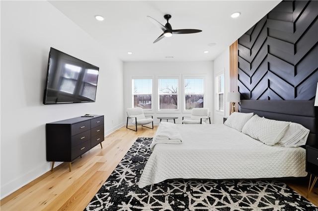 1149 NE Monroe Street, Bentonville, AR 72712