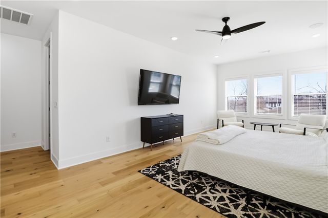 1149 NE Monroe Street, Bentonville, AR 72712