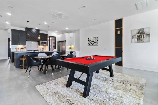 1149 NE Monroe Street, Bentonville, AR 72712