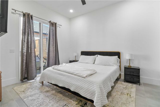 1149 NE Monroe Street, Bentonville, AR 72712