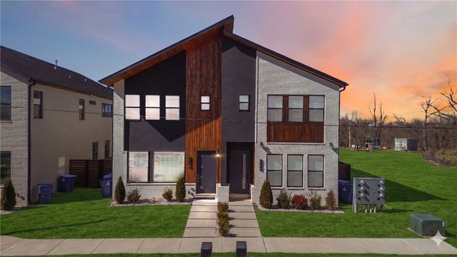 1149 NE Monroe Street, Bentonville, AR 72712