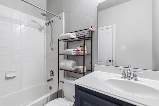 5759 Headquarters Drive, Plano, TX 75024