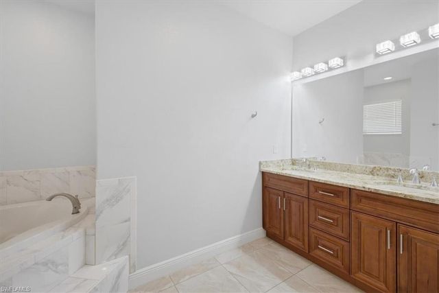 2416 SE 8th AVE, Cape Coral, FL 33990