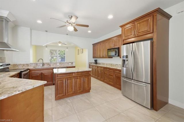 2416 SE 8th AVE, Cape Coral, FL 33990