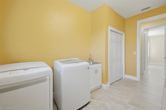 2416 SE 8th AVE, Cape Coral, FL 33990