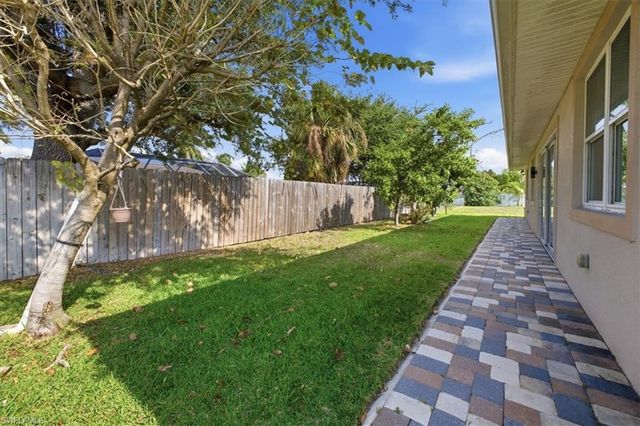 2416 SE 8th AVE, Cape Coral, FL 33990