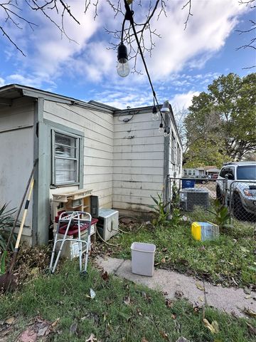 1137 Edwards Circle, Dallas, TX 75224