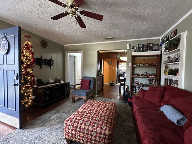 1137 Edwards Circle, Dallas, TX 75224