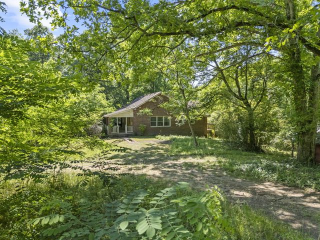 11021 Hixson Pike, Soddy Daisy, TN 37379