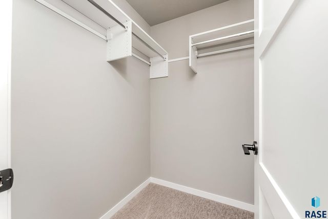 6845 W Viola Ct Court, Sioux Falls, SD 57107