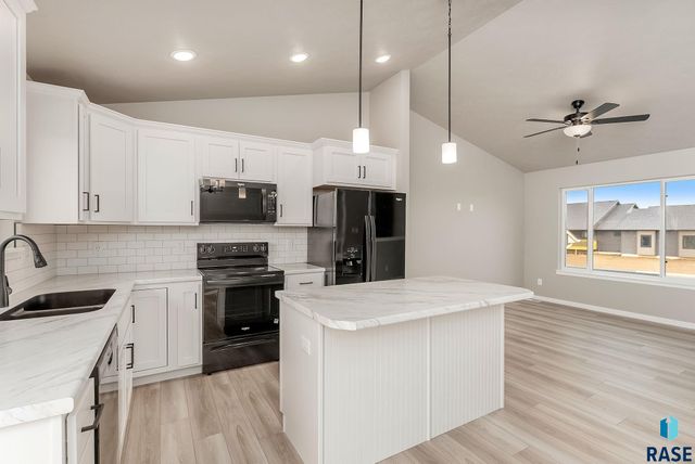 6845 W Viola Ct Court, Sioux Falls, SD 57107