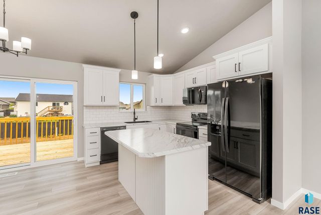 6845 W Viola Ct Court, Sioux Falls, SD 57107