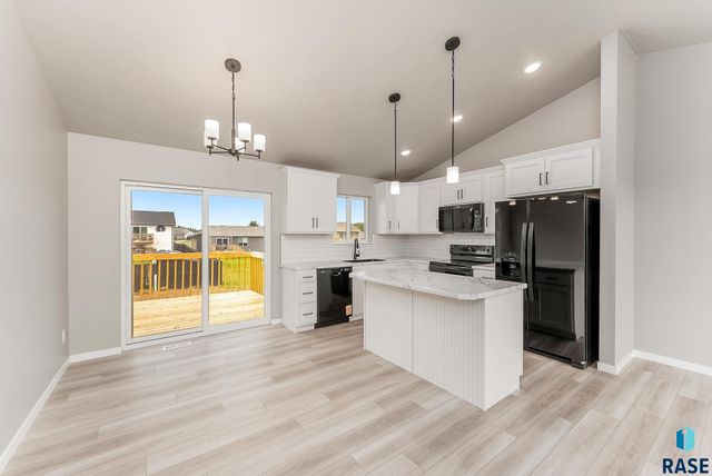 6845 W Viola Ct Court, Sioux Falls, SD 57107