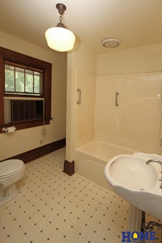 2500 Worthington Avenue, Lincoln, NE 68502