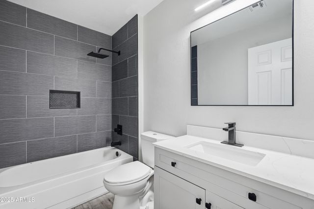 4702 E CARMEN Street, Phoenix, AZ 85044