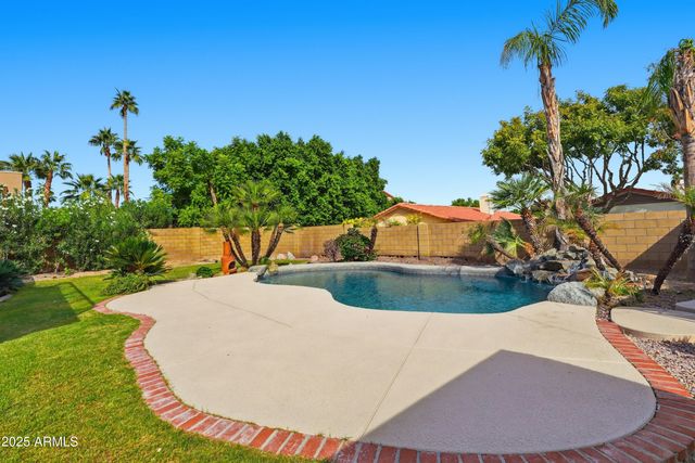 4702 E CARMEN Street, Phoenix, AZ 85044