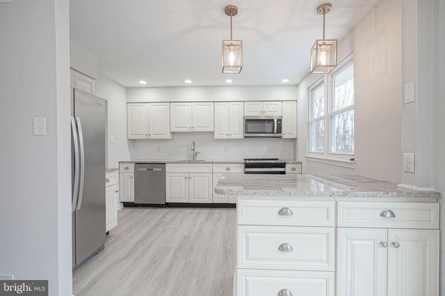 3 ALBERTS AVE, Sicklerville, NJ 08081