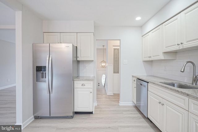 3 ALBERTS AVE, Sicklerville, NJ 08081