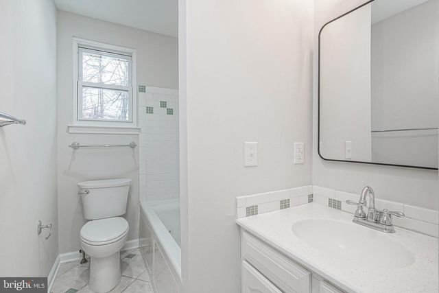 3 ALBERTS AVE, Sicklerville, NJ 08081