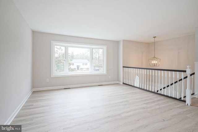 3 ALBERTS AVE, Sicklerville, NJ 08081