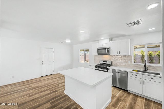 4437 E ALMERIA Road, Phoenix, AZ 85008