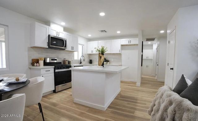 4437 E ALMERIA Road, Phoenix, AZ 85008