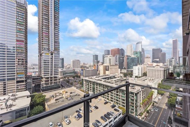 1100 S Hope 1704, Los Angeles, CA 90015