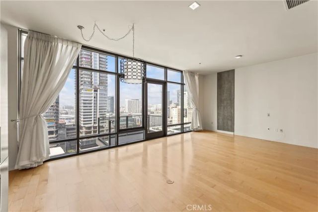 1100 S Hope 1704, Los Angeles, CA 90015