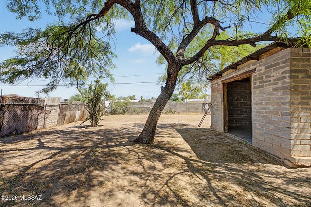 120 W 35th Street, Tucson, AZ 85713