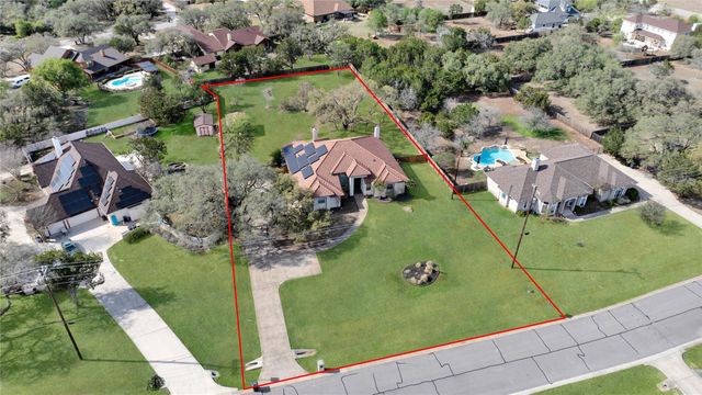 2450 Great Oaks DR, San Marcos, TX 78666