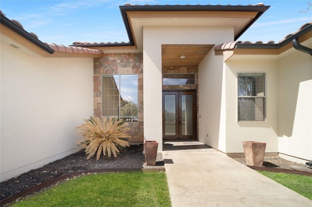 2450 Great Oaks DR, San Marcos, TX 78666