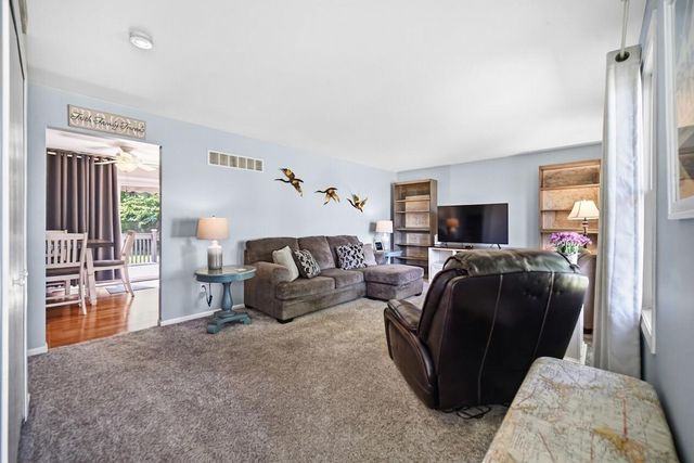 2342 Westwood Lane, Chesterton, IN 46304