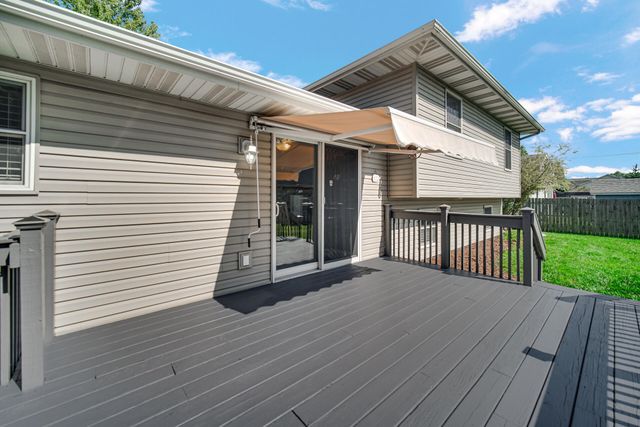 2342 Westwood Lane, Chesterton, IN 46304