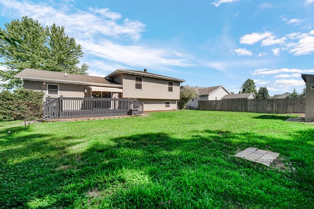 2342 Westwood Lane, Chesterton, IN 46304