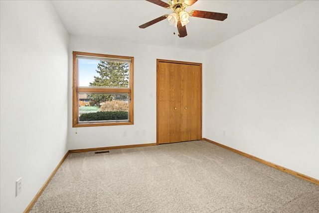 1816 Doris Road, Lake Holiday, IL 60548