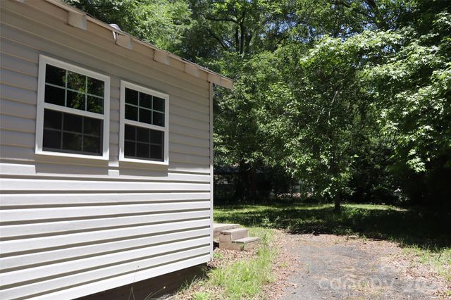 305 E Division Avenue, Salisbury, NC 28144