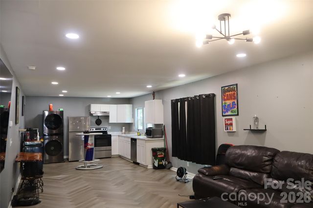 305 E Division Avenue, Salisbury, NC 28144