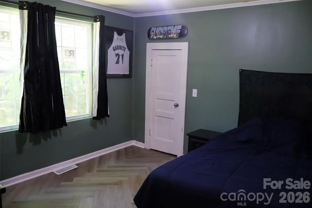 305 E Division Avenue, Salisbury, NC 28144