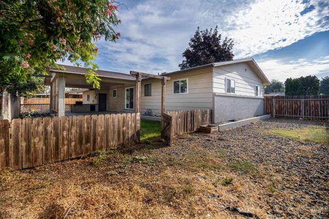 105 N Stinson, Nampa, ID 83651