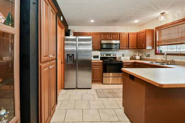 2605 W Garton Road, Ozark, MO 65721