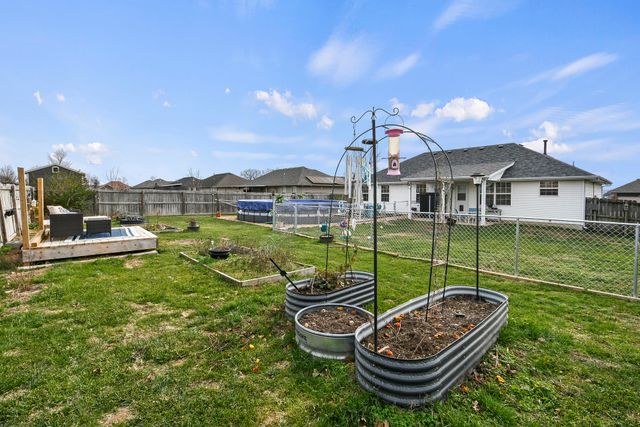 2605 W Garton Road, Ozark, MO 65721