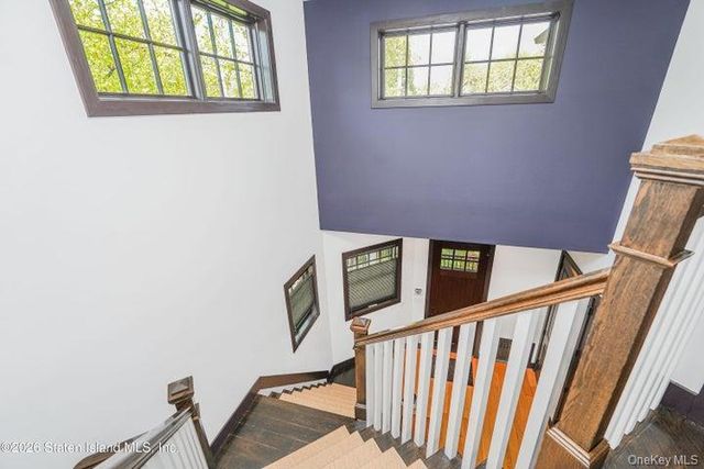 100 Hull Ave, Staten Island, NY 10306