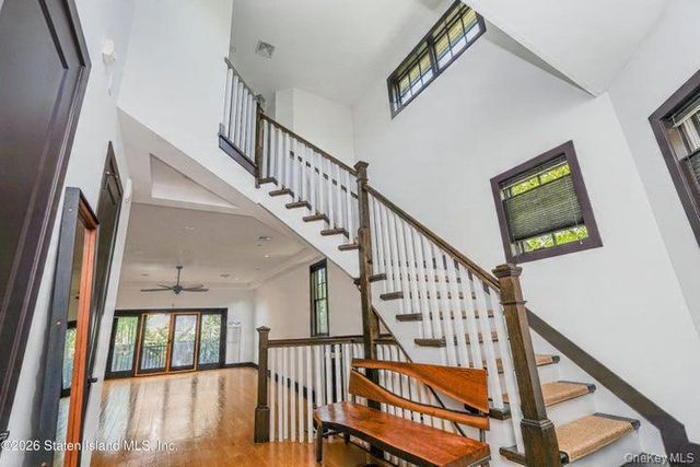 100 Hull Ave, Staten Island, NY 10306