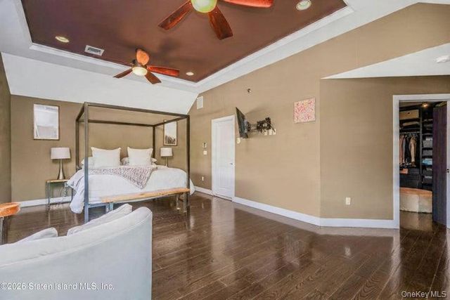 100 Hull Ave, Staten Island, NY 10306