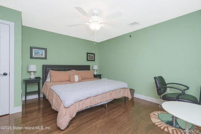 100 Hull Ave, Staten Island, NY 10306