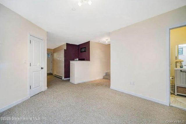 100 Hull Ave, Staten Island, NY 10306