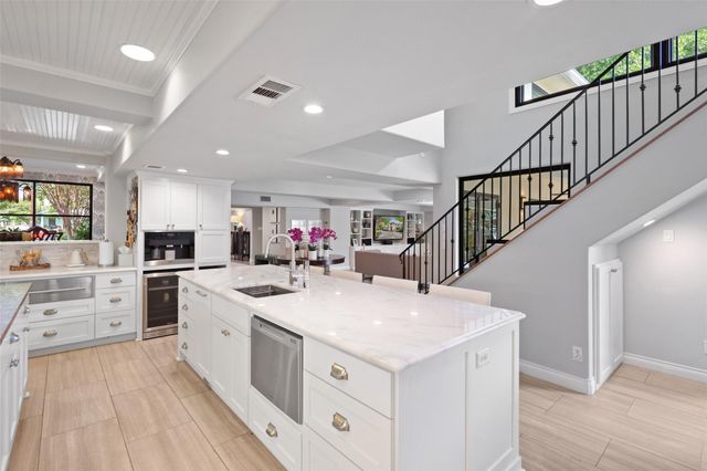 1411 W 10th ST, Austin, TX 78703