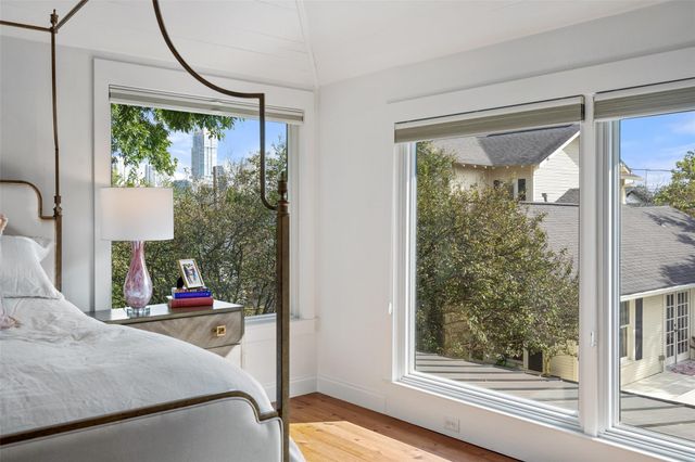 1411 W 10th ST, Austin, TX 78703