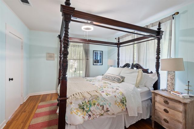 1411 W 10th ST, Austin, TX 78703